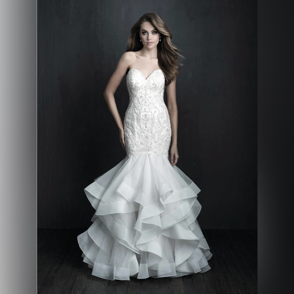 Beautiful Wedding Dress Never Worn Dress Style C566